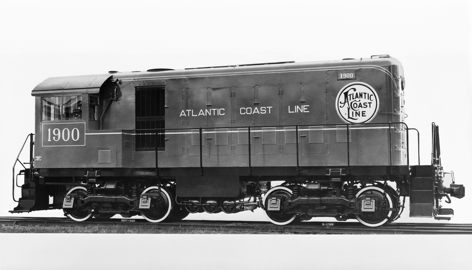 Atlantic Coast Line Alco HH660 #1900. Sept 1939. (8x14)