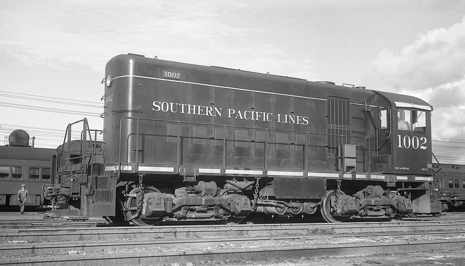 Southern Pacific Alco HH660 #1002 at Oakland, CA Date ? (8x14)