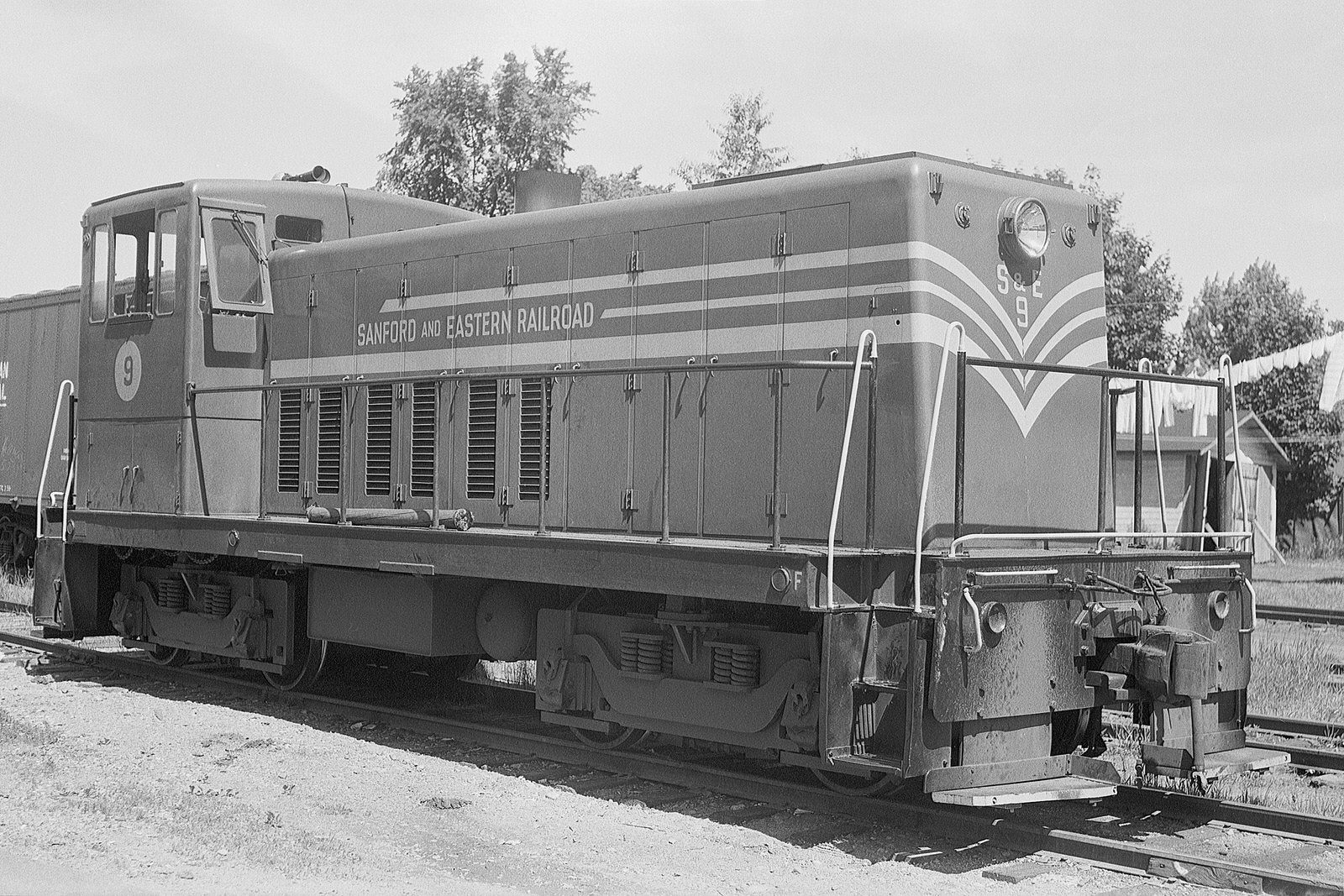 Sanford & Eastern GE 70 tonner #9 at Westbrook, ME on June 30, 1959. (8x12)